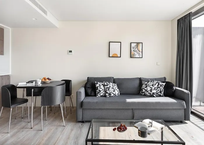 Joivy Luxurious Studios With River View Near Time Out Market